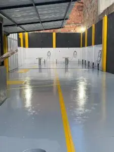 Acabados arquitectónicos 13 Pintura epóxica para lavaderos de motos